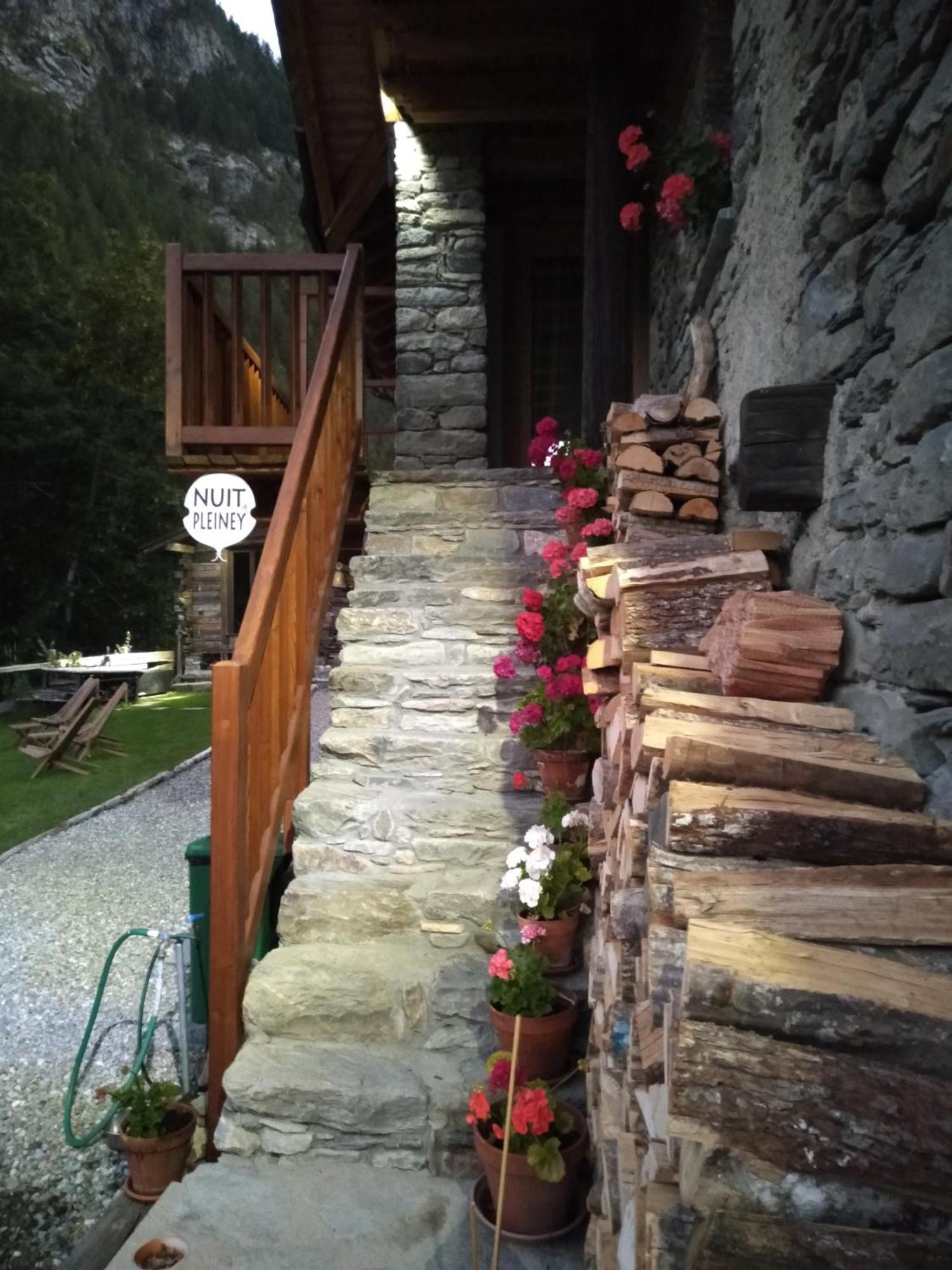 Bed and Breakfast Nuit a Pleiney Saint-Rhemy-En-Bosses Exterior foto