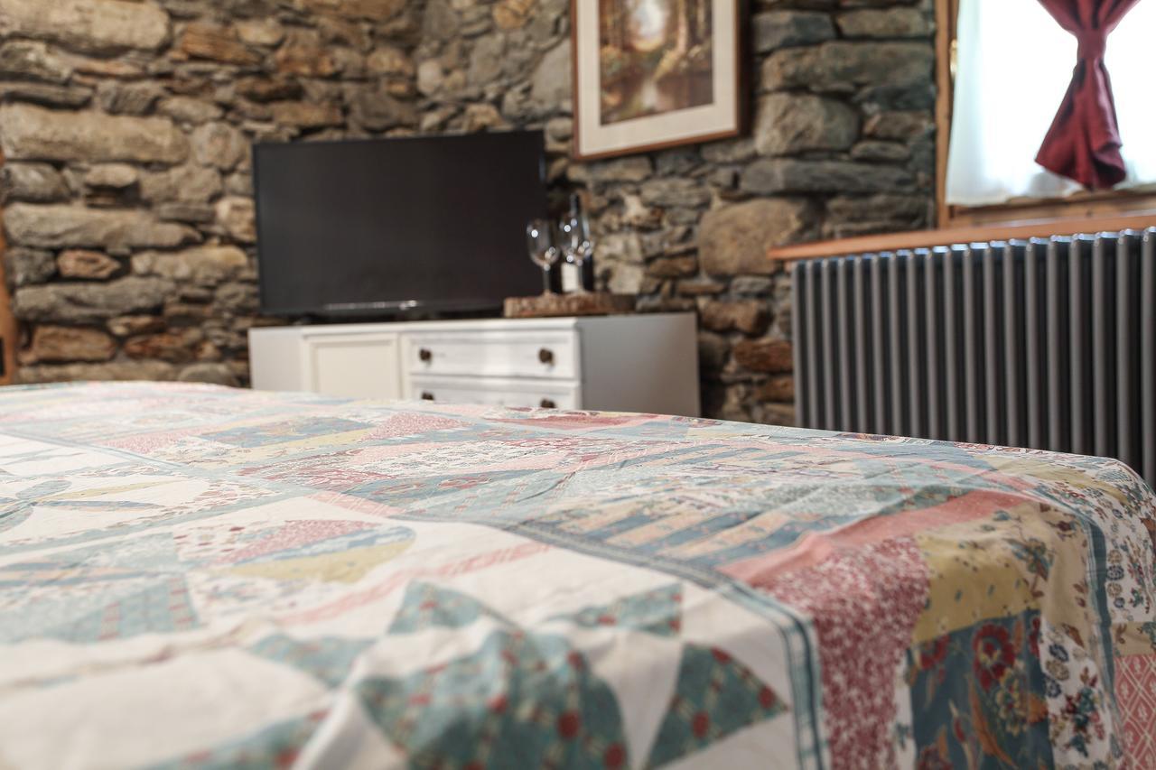 Bed and Breakfast Nuit a Pleiney Saint-Rhemy-En-Bosses Exterior foto