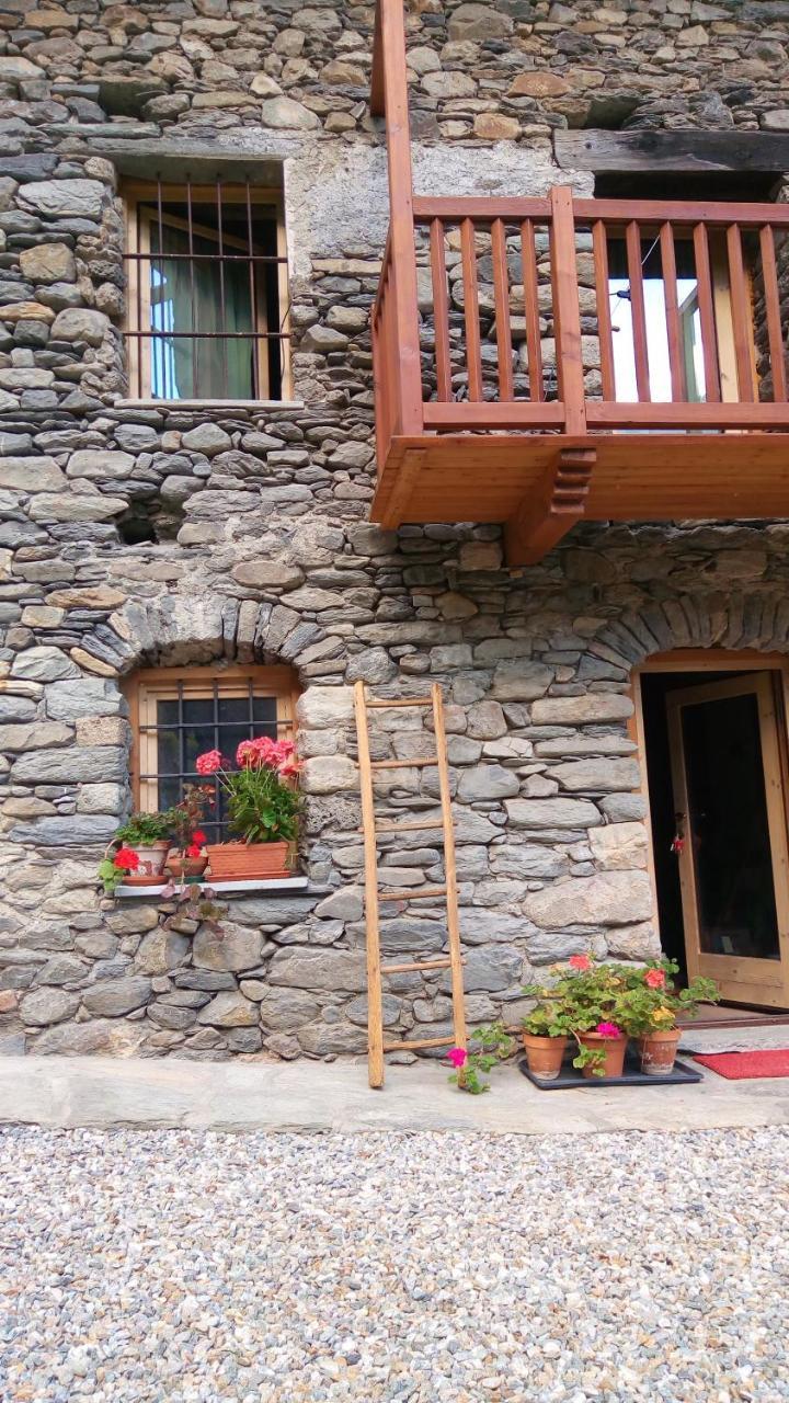 Bed and Breakfast Nuit a Pleiney Saint-Rhemy-En-Bosses Exterior foto